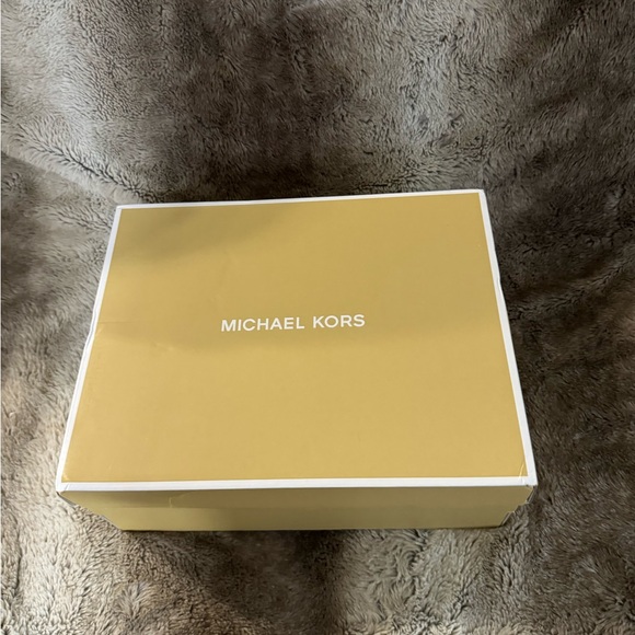 Michael Kors Richie Sandal - Picture 5 of 6